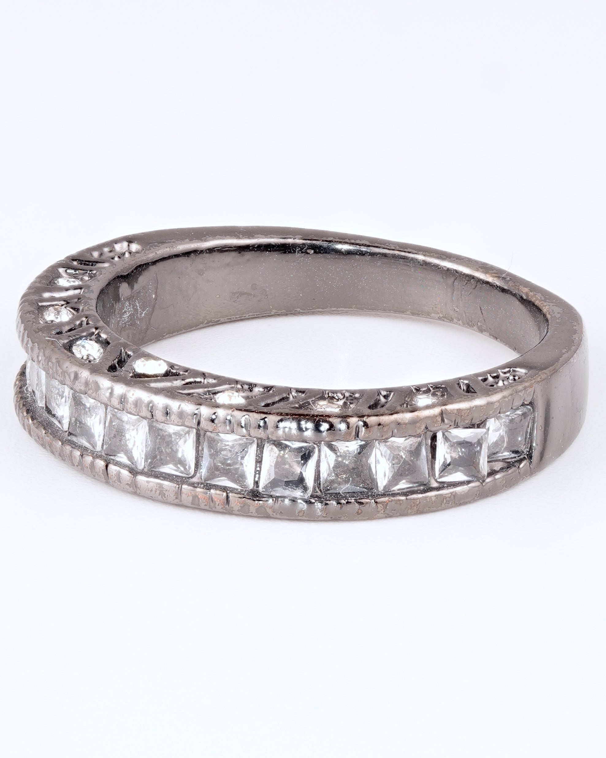 Vintage Bandring im Art-Déco-Stil mit funkelndem Prinzessschliff
