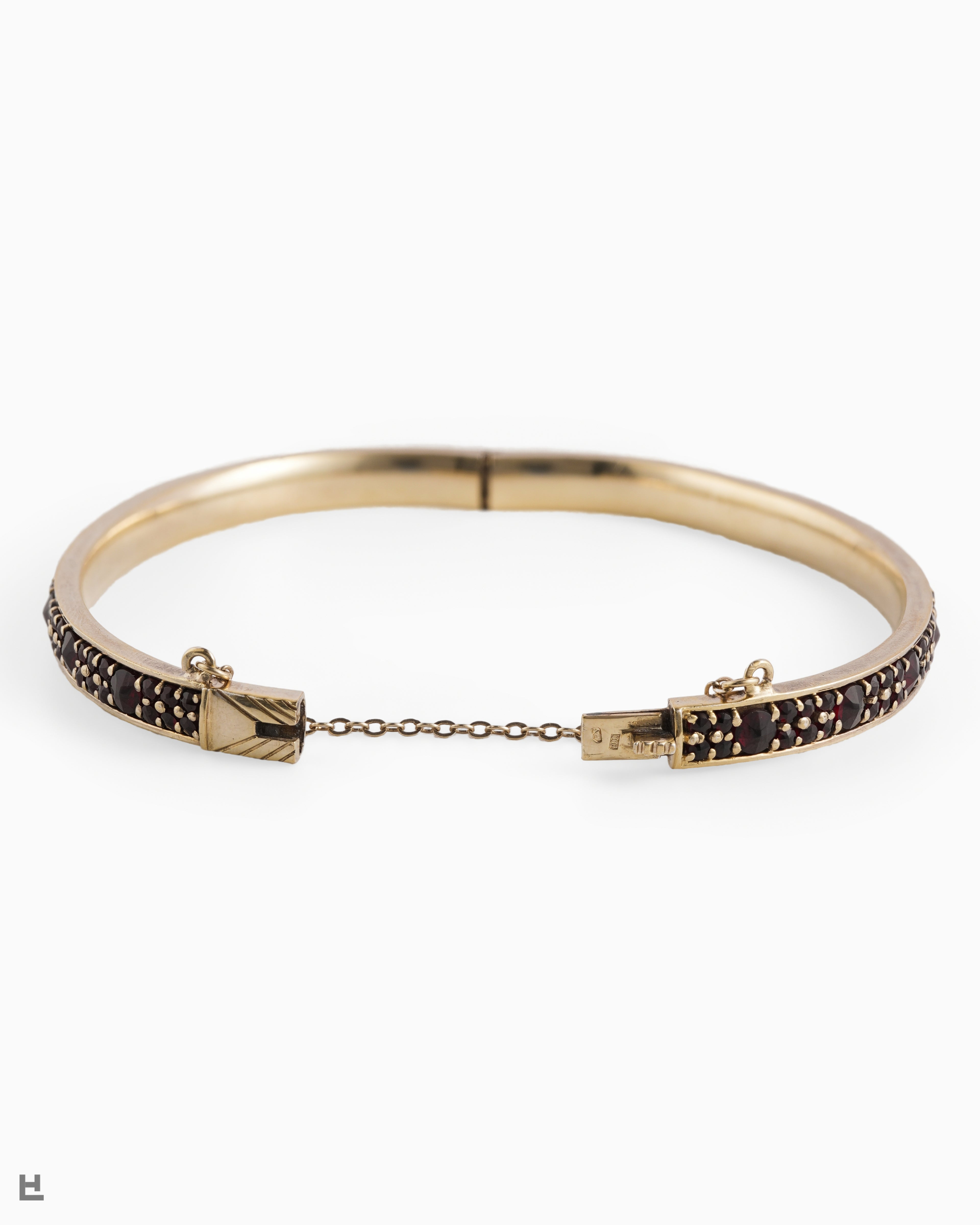 High-Quality Vintage Bangle Bracelet Deep Red Bohemian Garnets