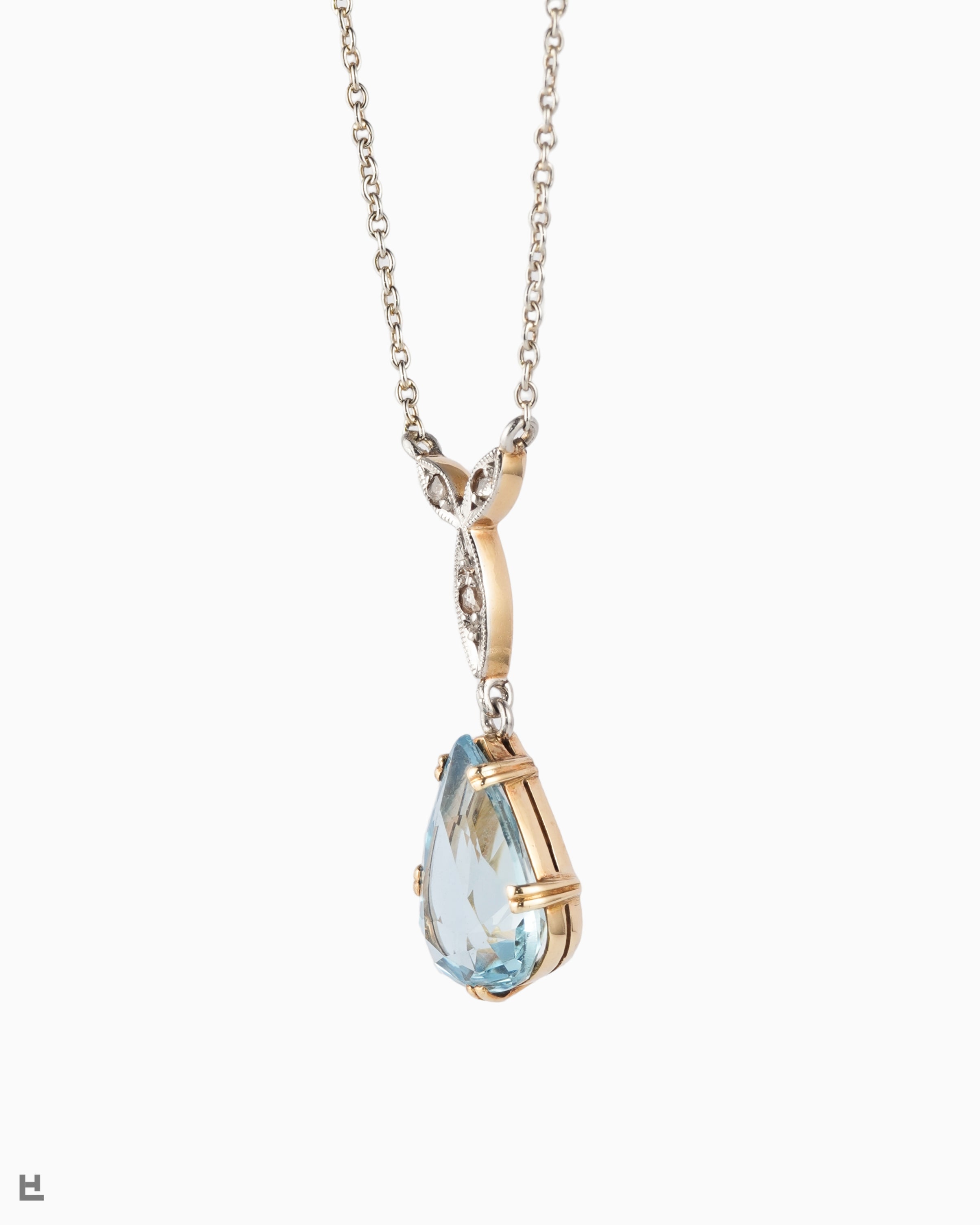 Filigrane Vintage Stil Halskette mit Aquamarin und Diamanten