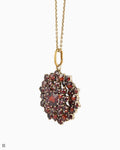 Collar Antiguo de Roseta con Granates Bohemios Rojo Profundo