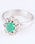 Classique Bague avec Pierre Vert Pastel et Halo Scintillant