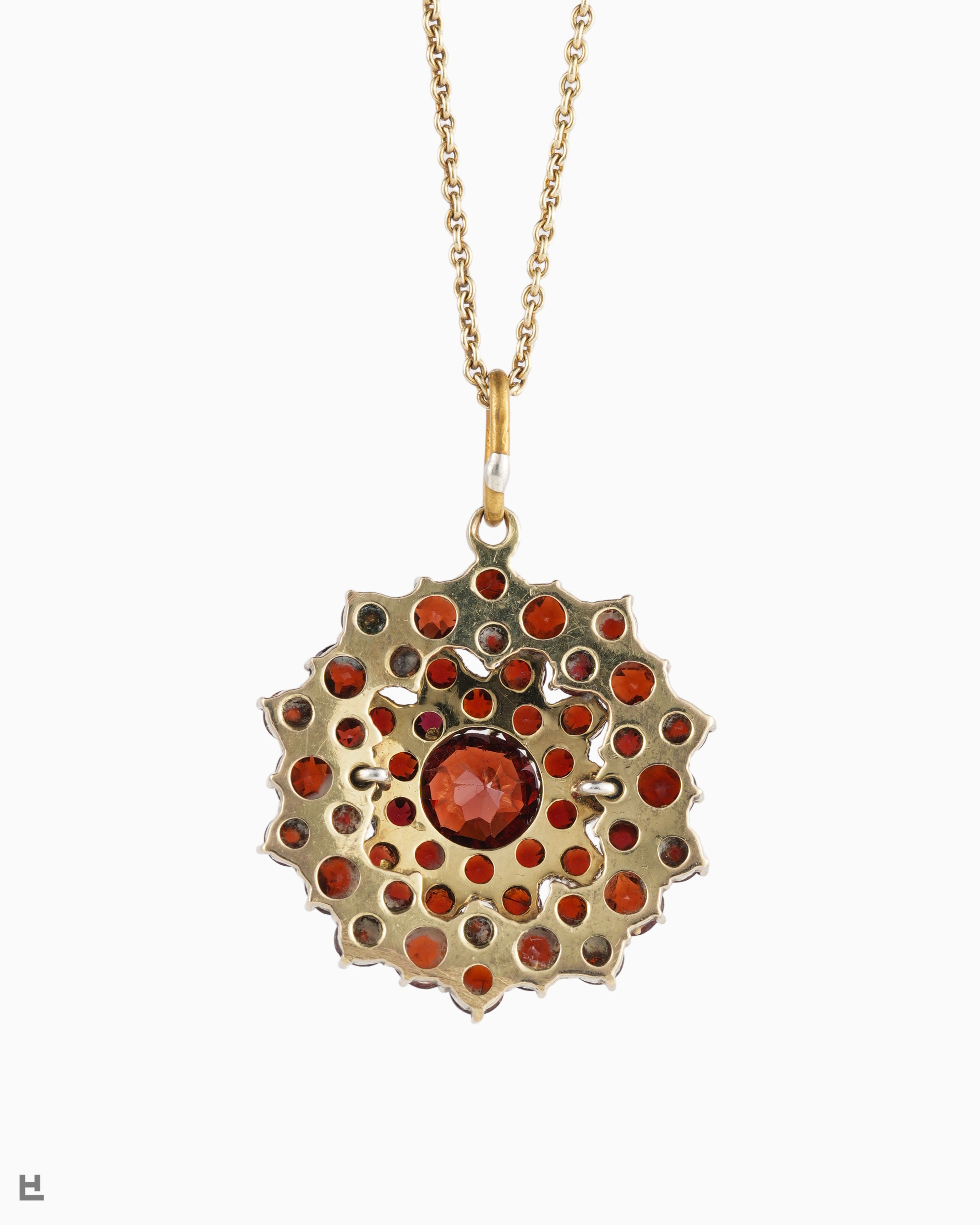 Collar Antiguo de Roseta con Granates Bohemios Rojo Profundo