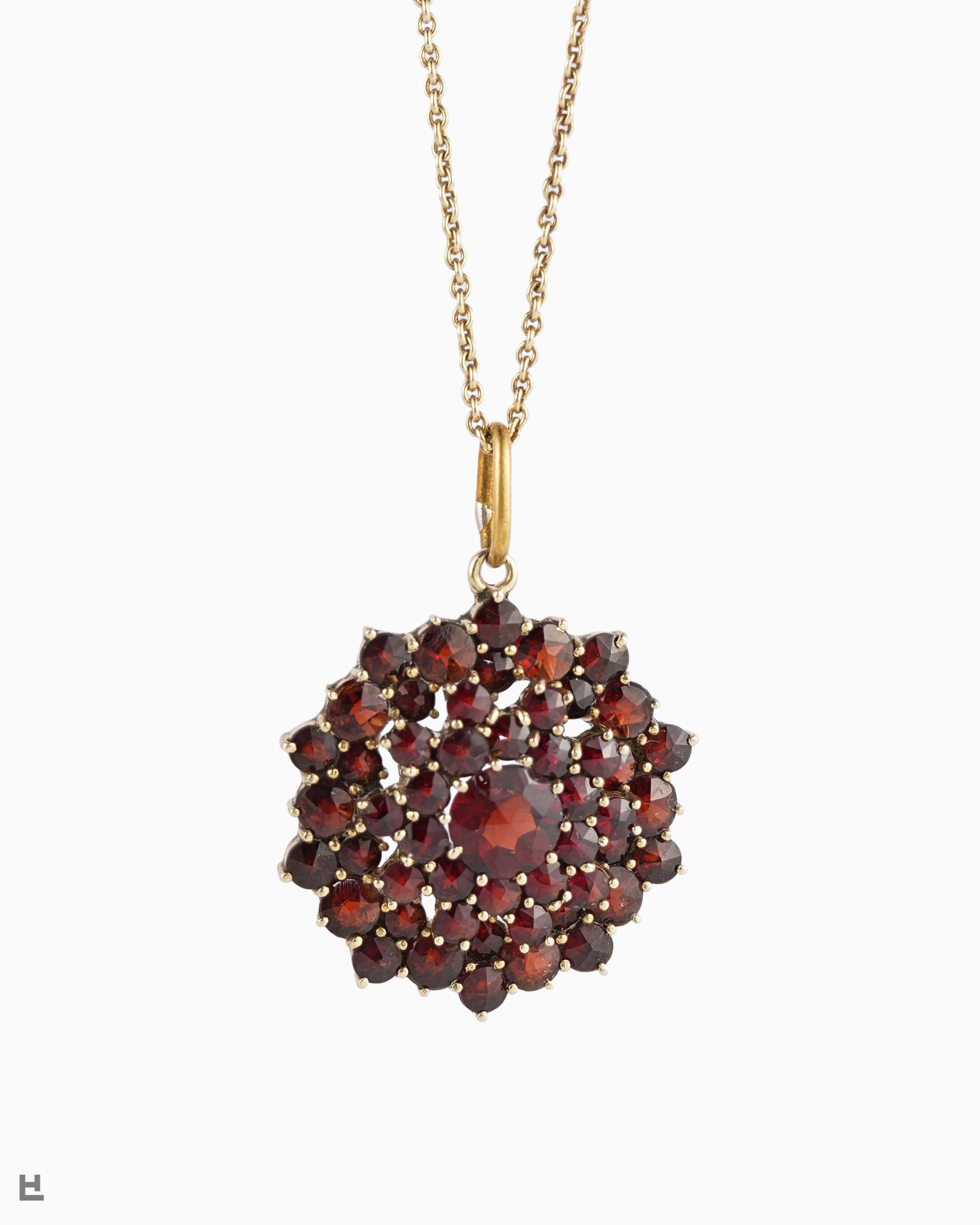 Collar Antiguo de Roseta con Granates Bohemios Rojo Profundo