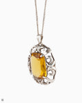 Collier Vintage avec Pendentif Citrine Lumineuse