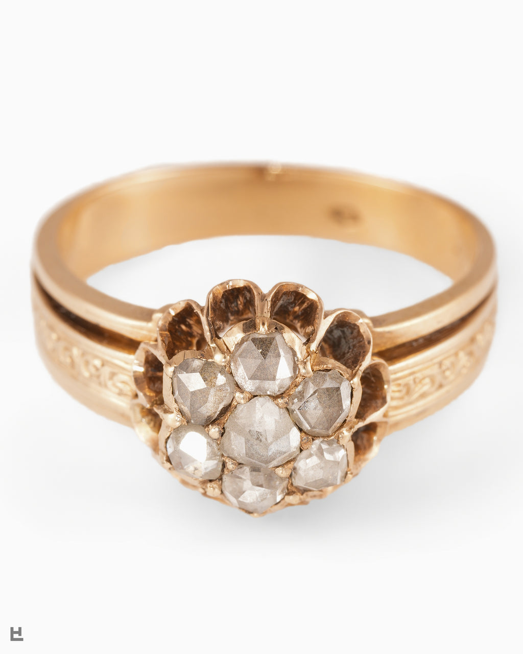 Exquisiter und musealer historischer Ring im floralen und antiken Design