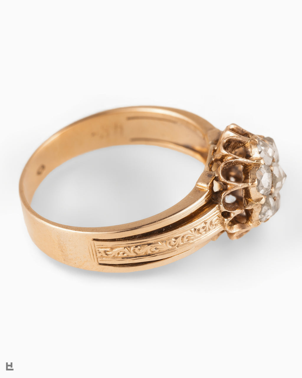 Exquisiter und musealer historischer Ring im floralen und antiken Design