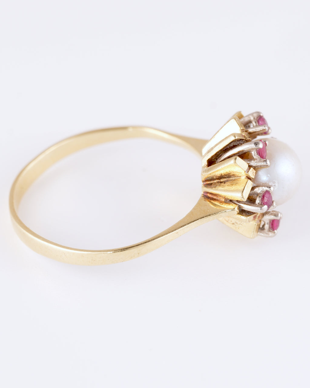 Classique Bague avec Perle Authentique et Rubis Éclatants