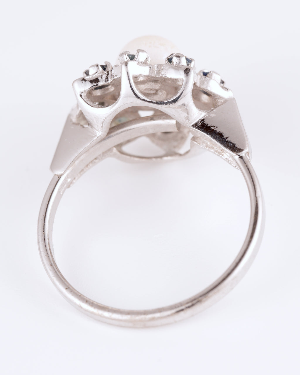 Classic Silver Pearl Ring with Blue Sapphires in Star Setting