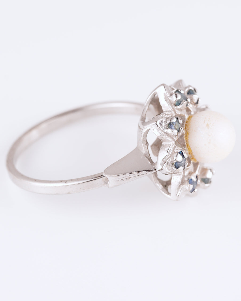 Classic Silver Pearl Ring with Blue Sapphires in Star Setting