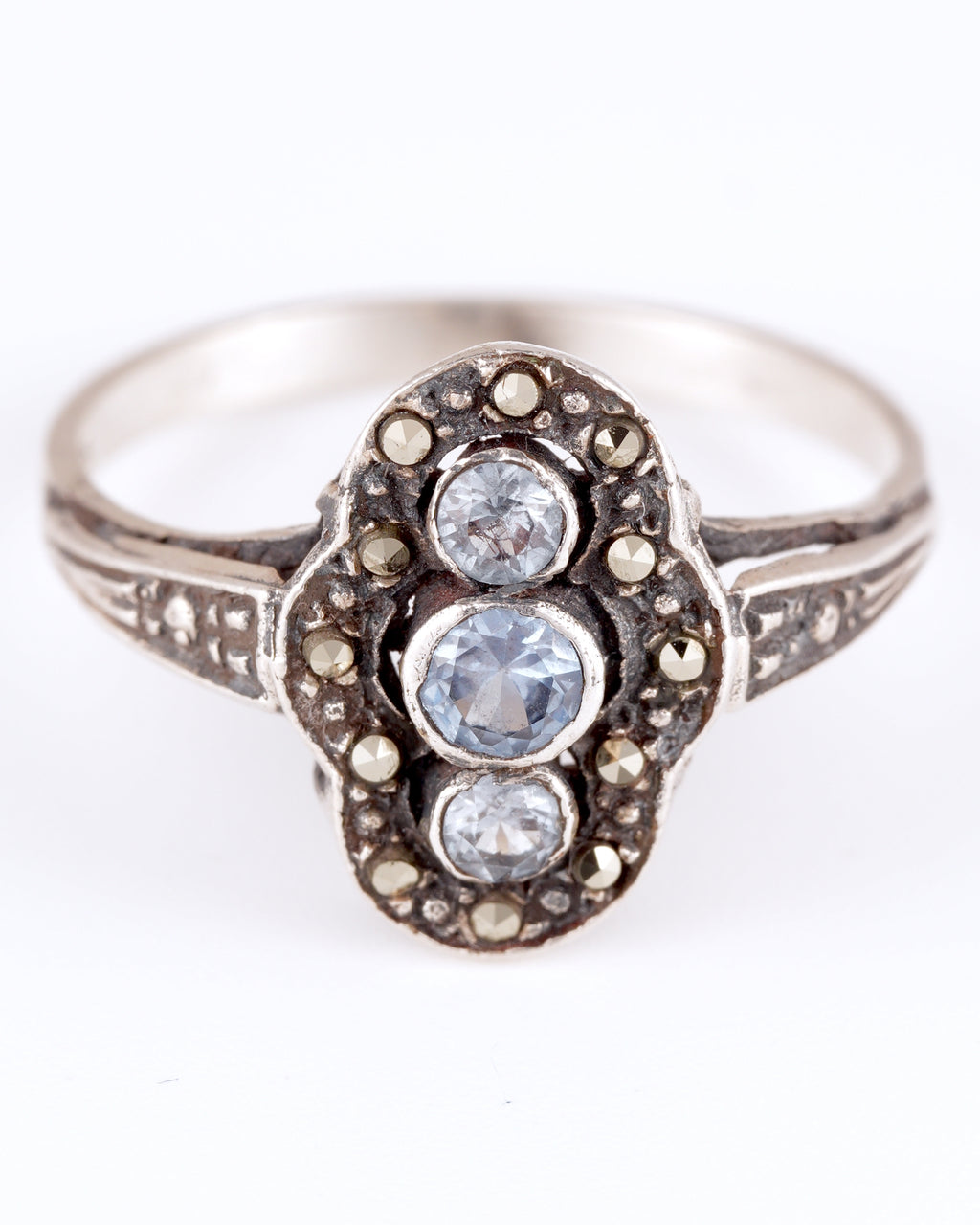 Silberring im Art-Deco-Stil mit hellblauen Steinen und Markasiten