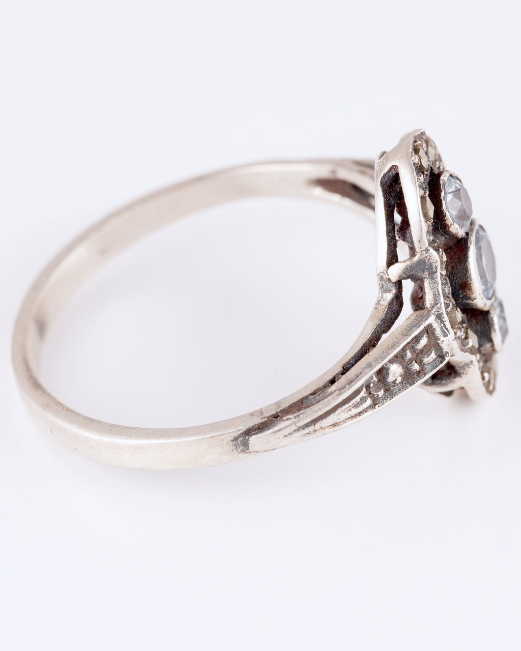Silberring im Art-Deco-Stil mit hellblauen Steinen und Markasiten