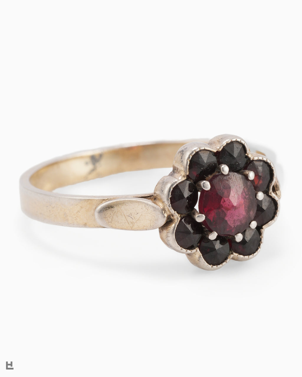 Vintage Ring in Blütenform mit böhmischen Granaten