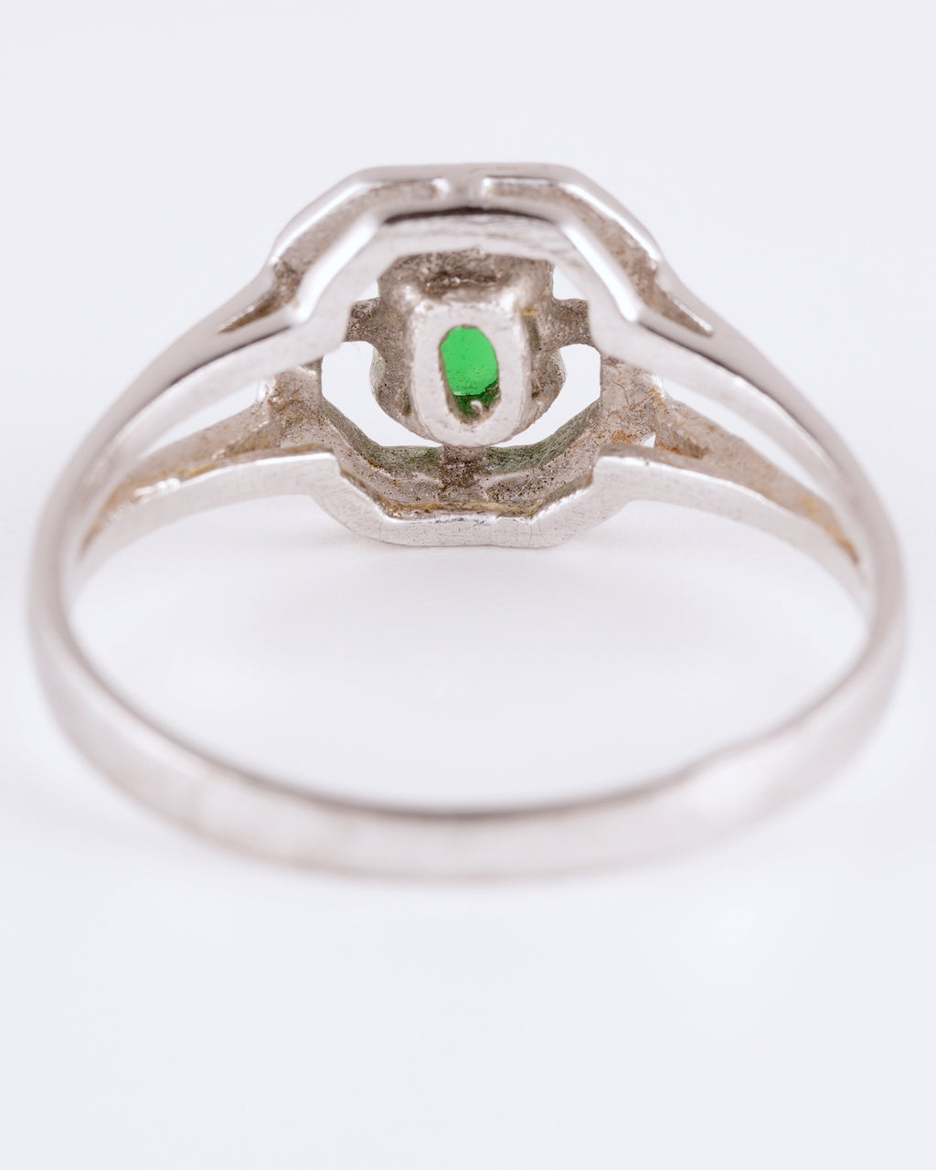 Minimalistische Zilveren Ring met Groene Steen in Achthoekige Zetting