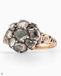 Bague victorienne en forme de fleur à neuf diamants taille rose