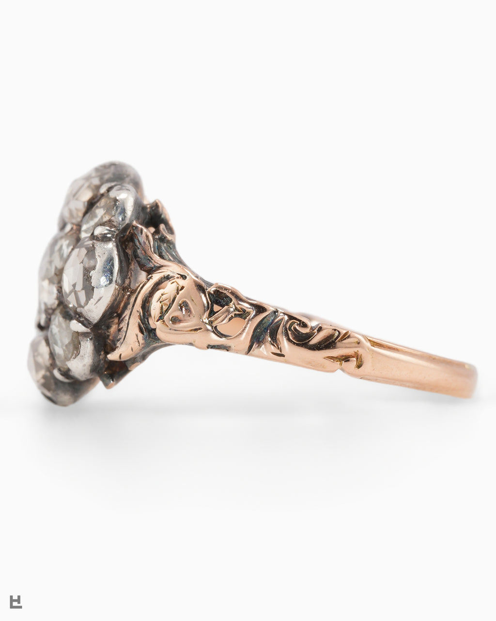 Bague victorienne en forme de fleur à neuf diamants taille rose