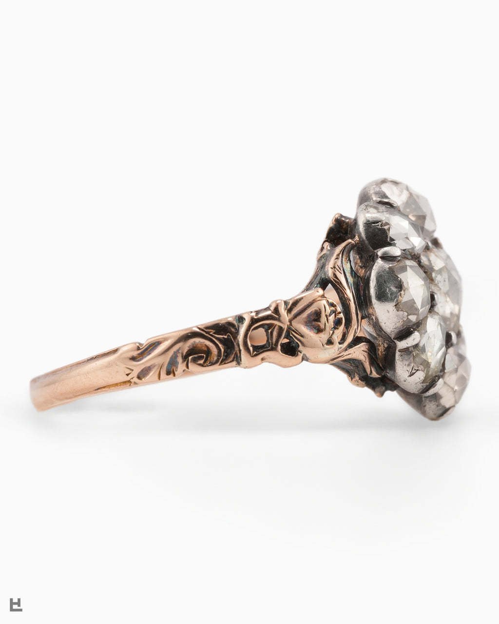 Bague victorienne en forme de fleur à neuf diamants taille rose