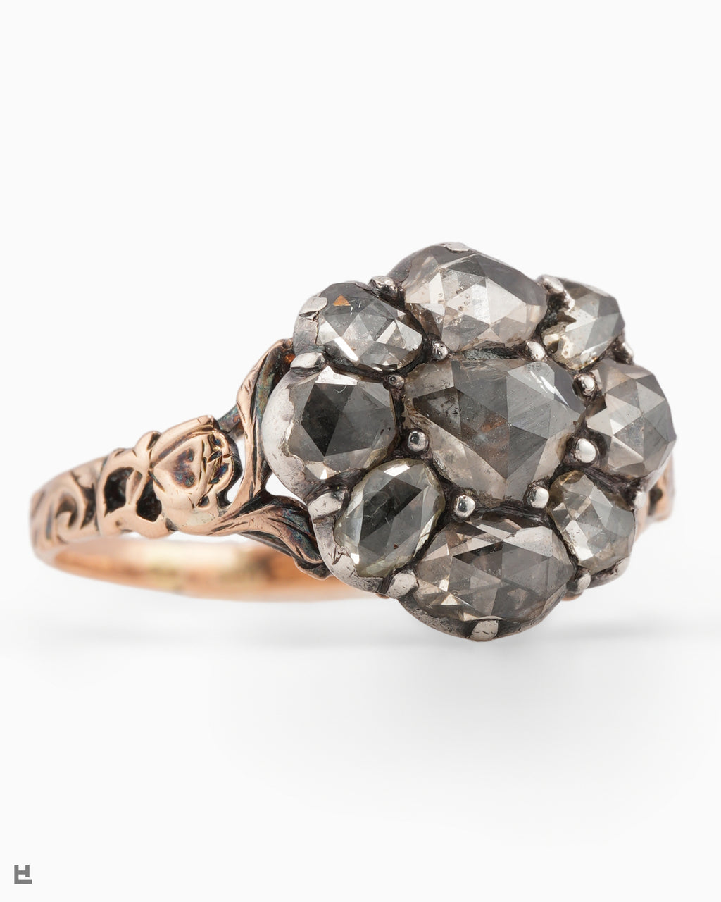 Bague victorienne en forme de fleur à neuf diamants taille rose