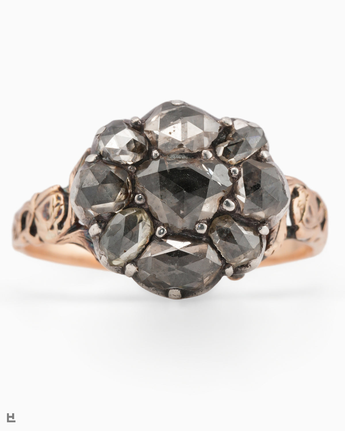 Bague victorienne en forme de fleur à neuf diamants taille rose