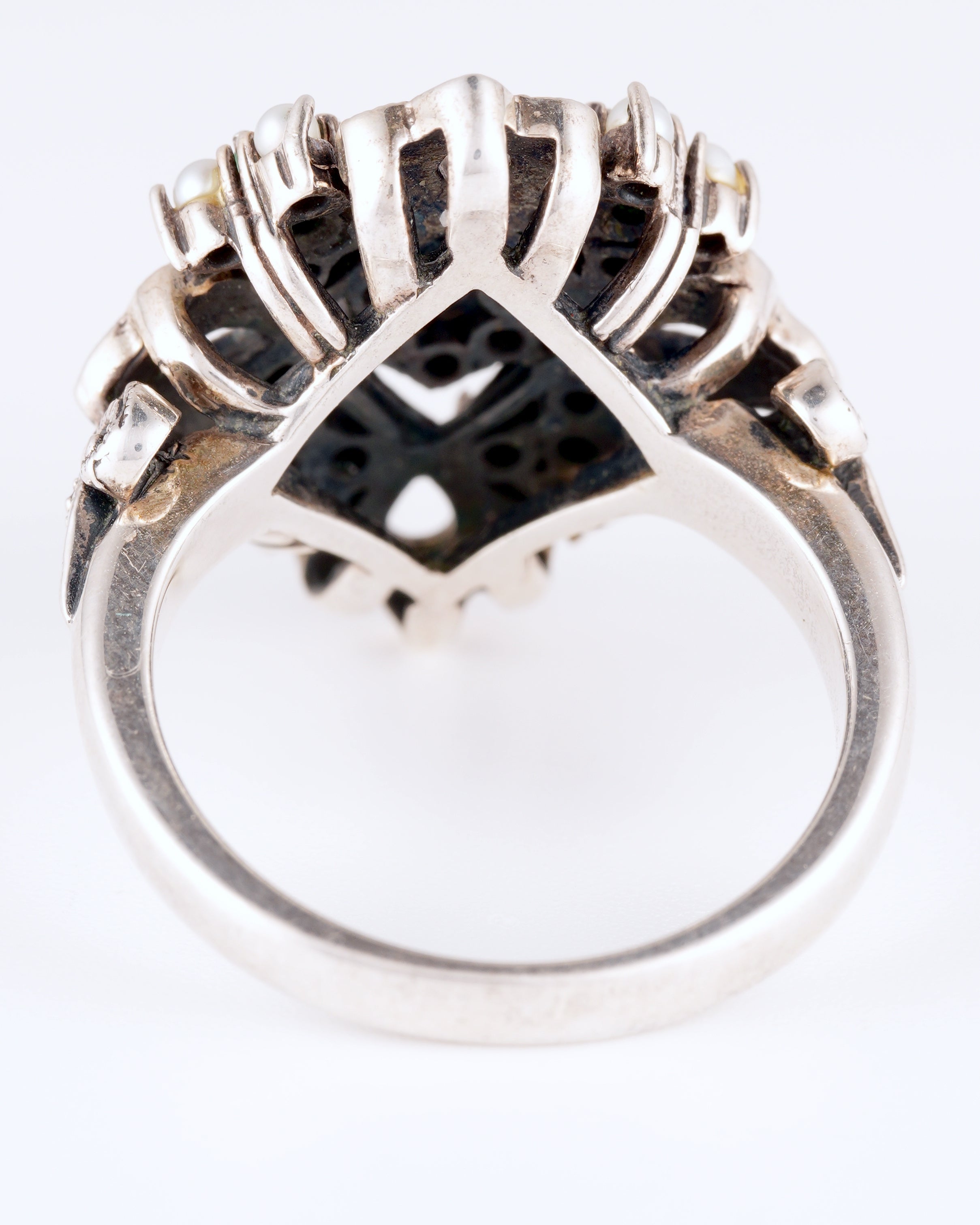 Opulenter Vintage-Stil Silberring mit Smaragden, Perlen und Markasit