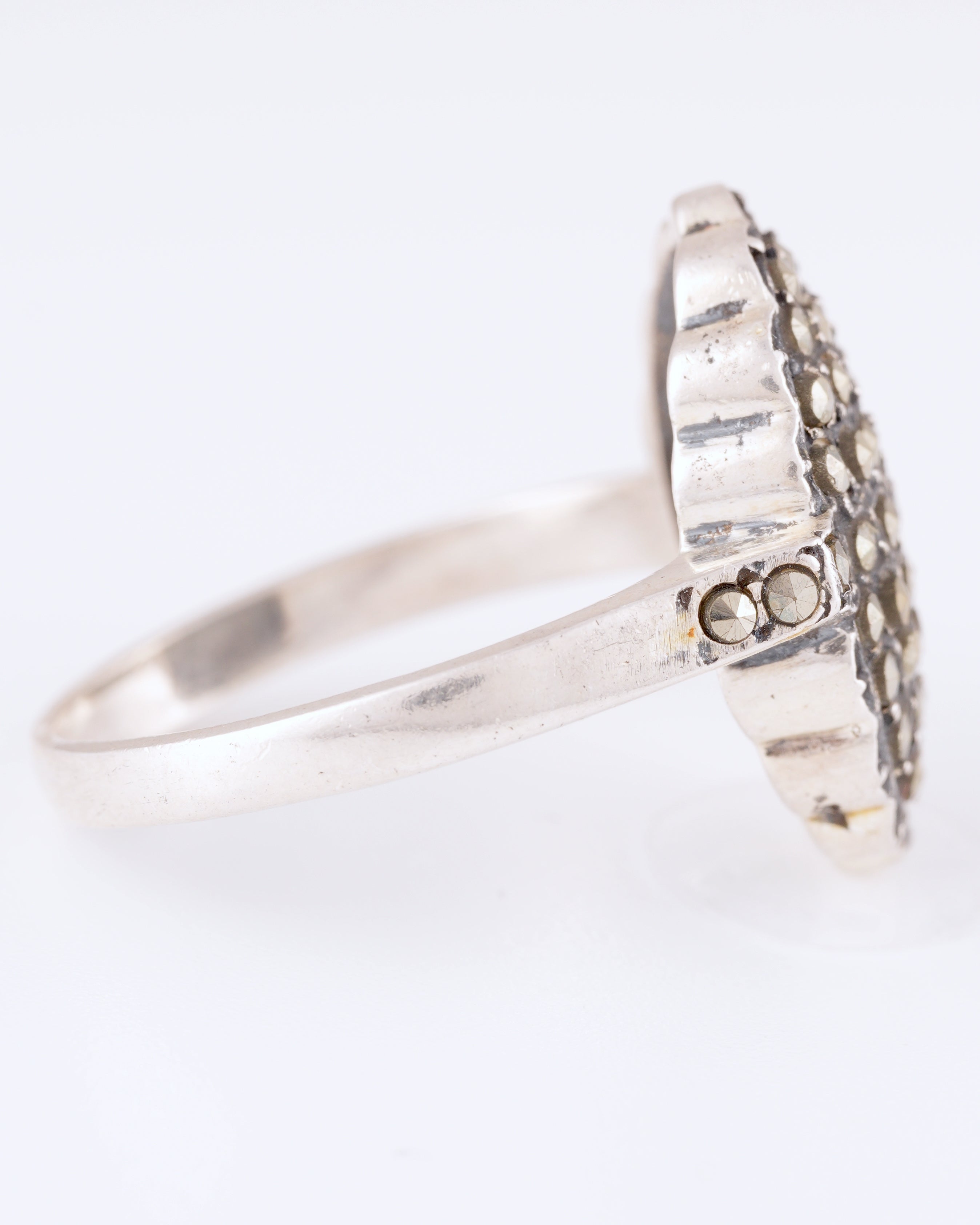 Markanter Vintage Statement-Ring aus Silber mit funkelndem Markasit-Besatz