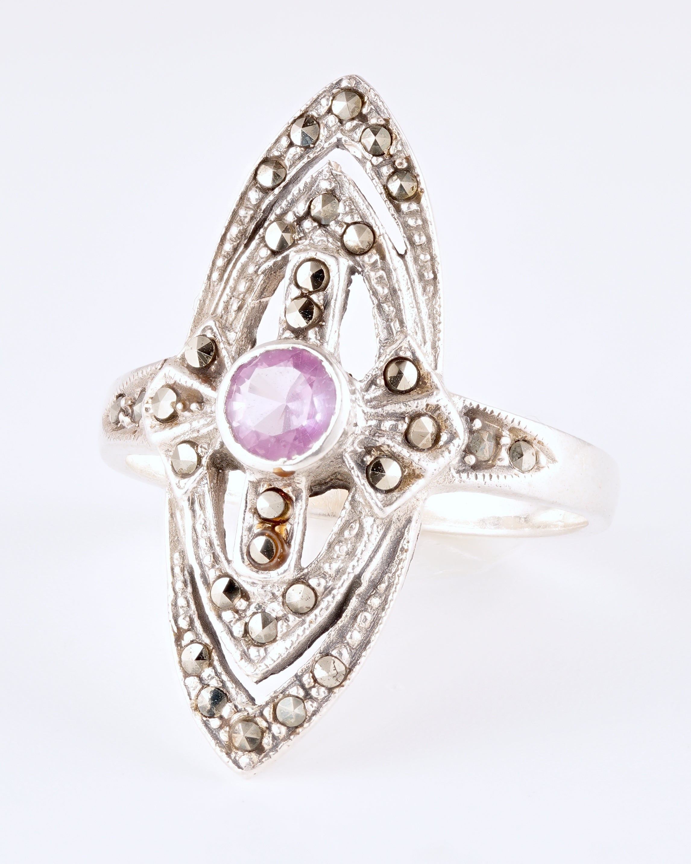 Vintage-Stil Navette-Ring aus Silber mit lila Stein und Markasit