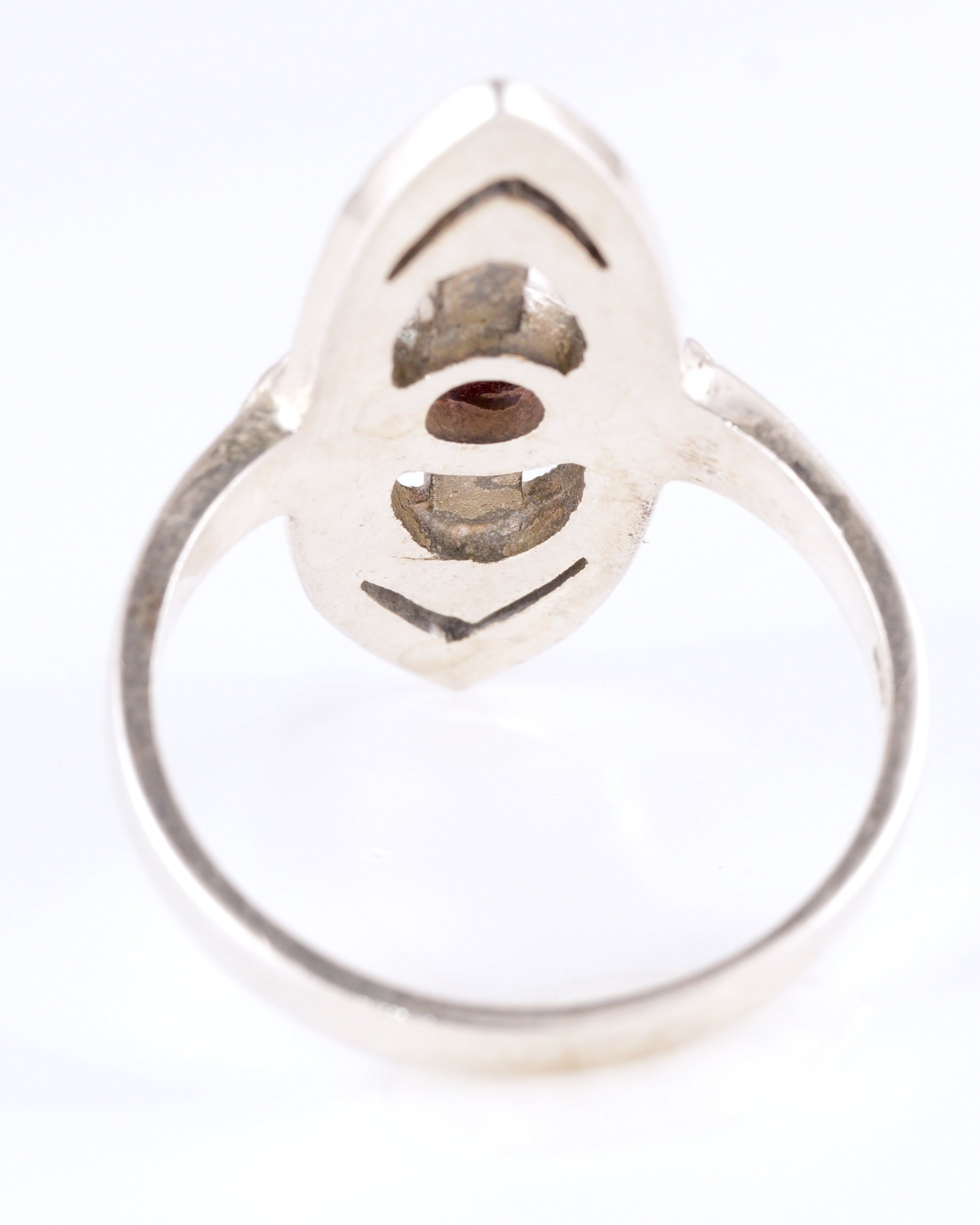 Vintage-Stil Navette-Ring aus Silber mit lila Stein und Markasit