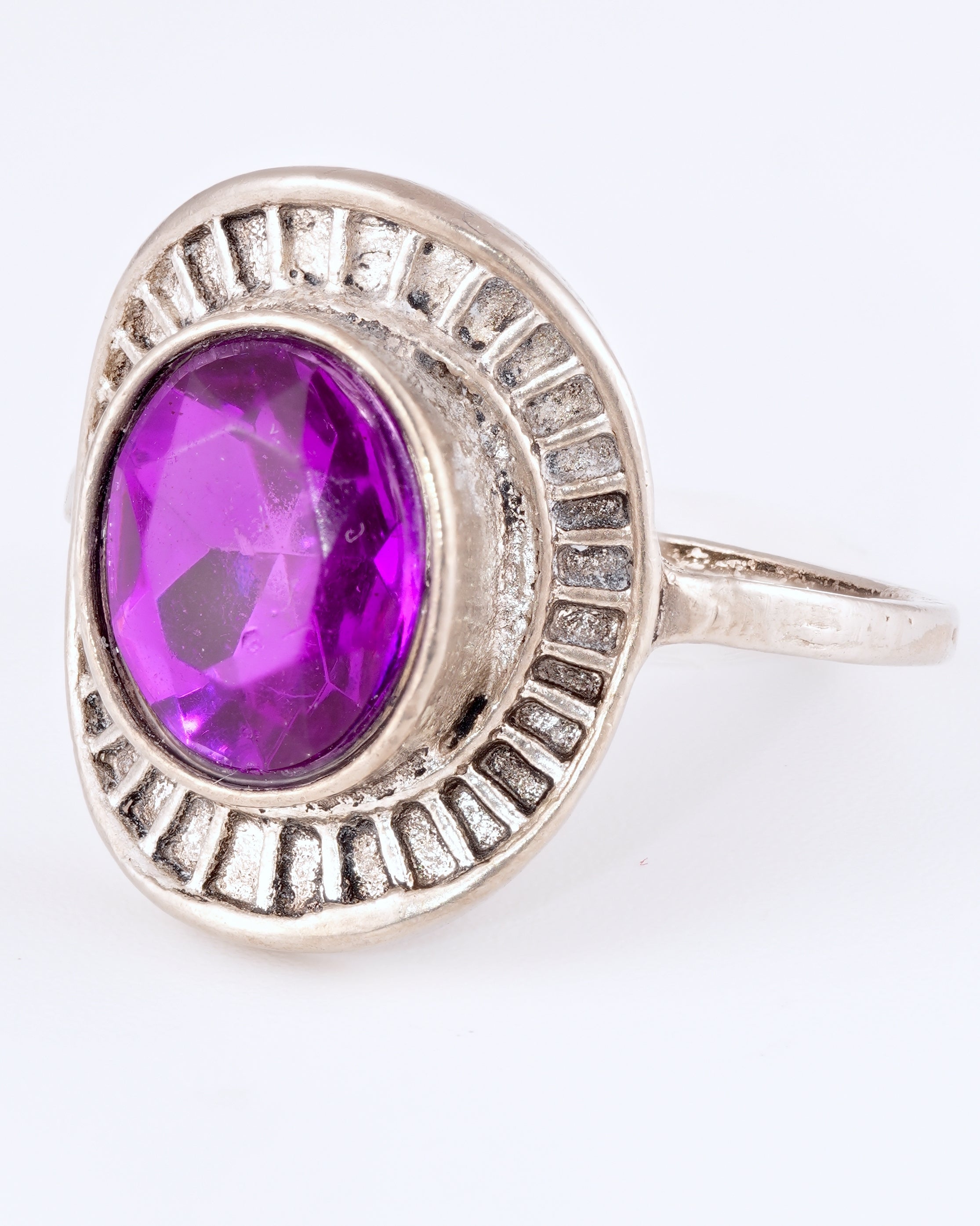 Ausdrucksstarker Vintage-Ring im faszinierenden Retro-Design
