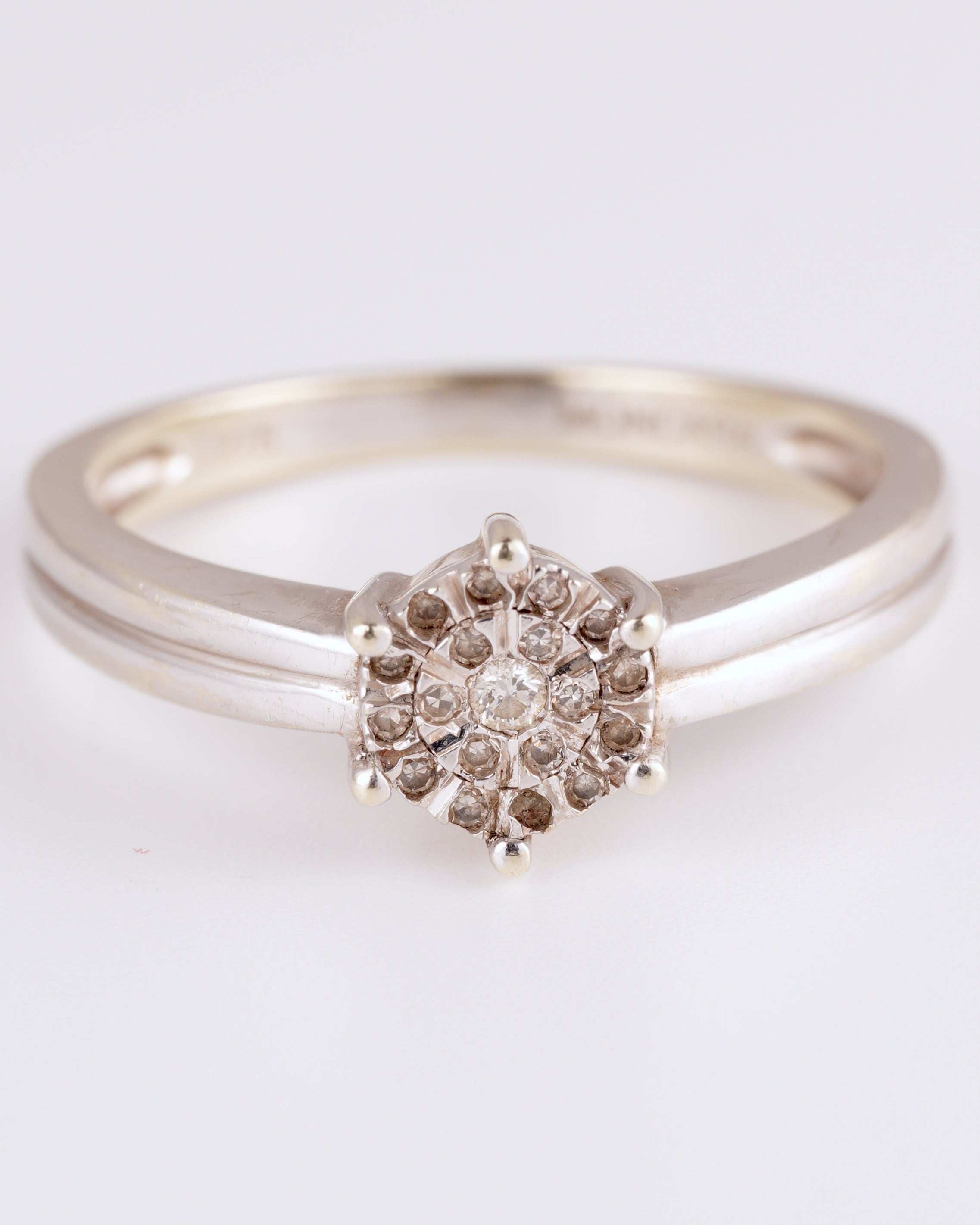 Zeitlos eleganter Moncara Marken-Ring im wunderschönen Klassik-Design