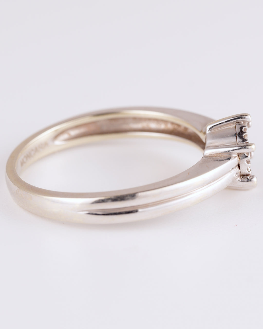 Zeitlos eleganter Moncara Marken-Ring im wunderschönen Klassik-Design