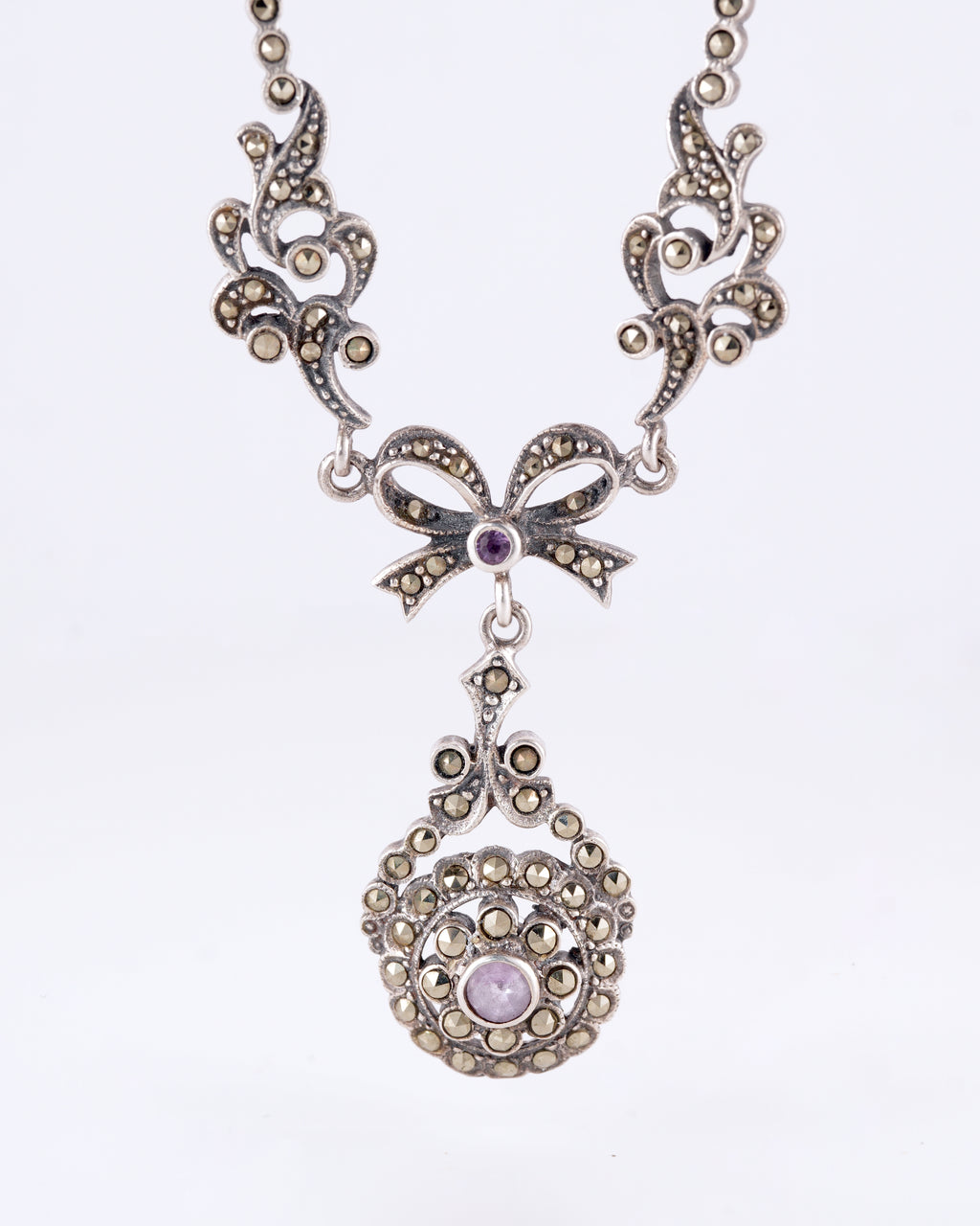 Enchanting Necklace in a Romantic Vintage Style with Floral Elements