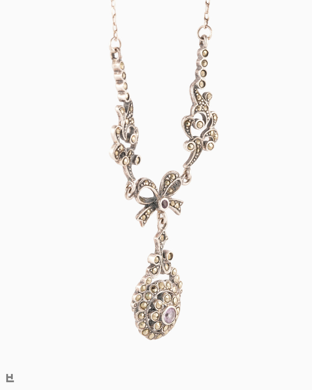 Incantevole Collana in Romantico Stile Vintage con Elementi Floreali