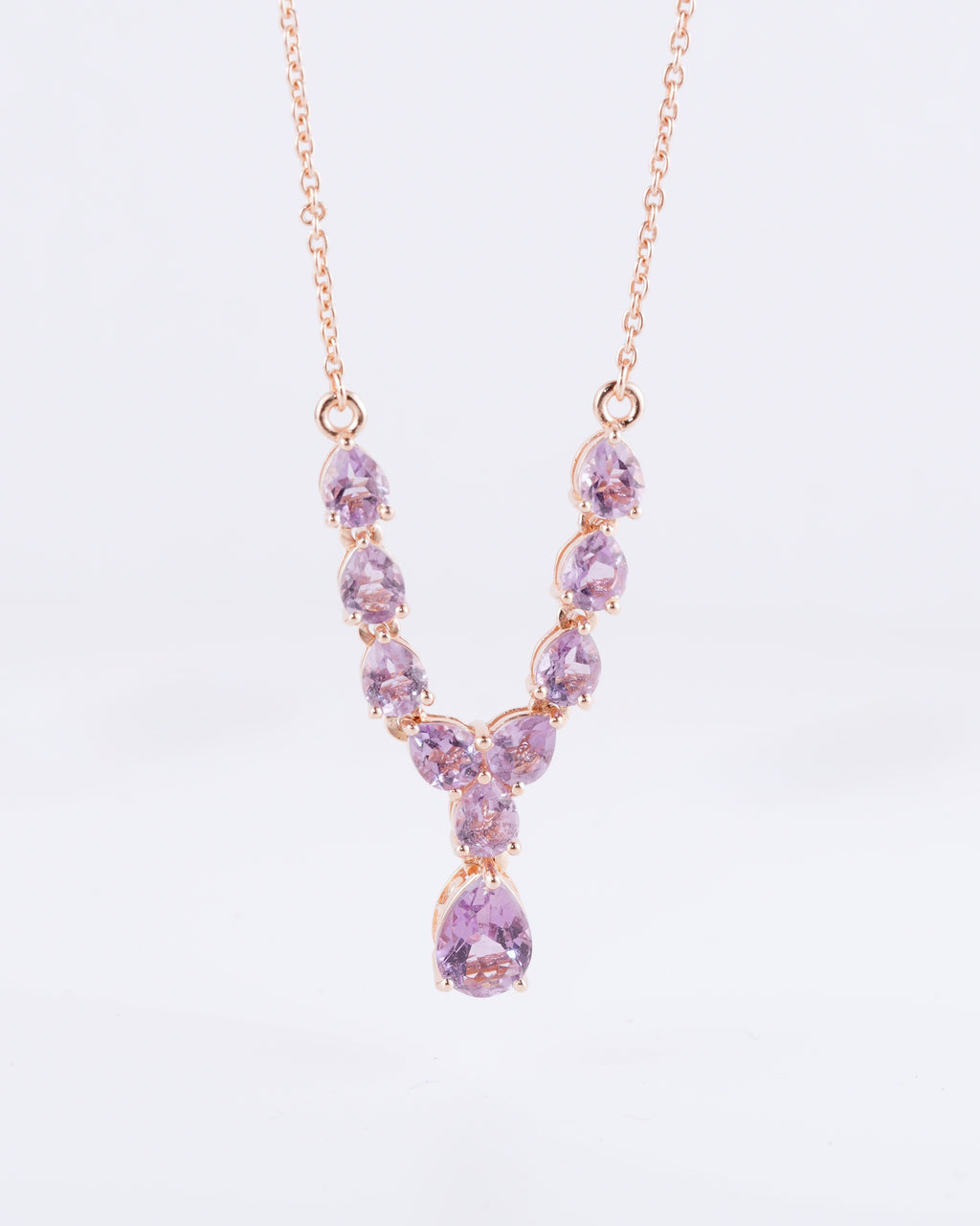 Zarte und atemberaubend elegante Y-Halskette mit pastellfarbenem Funkeln