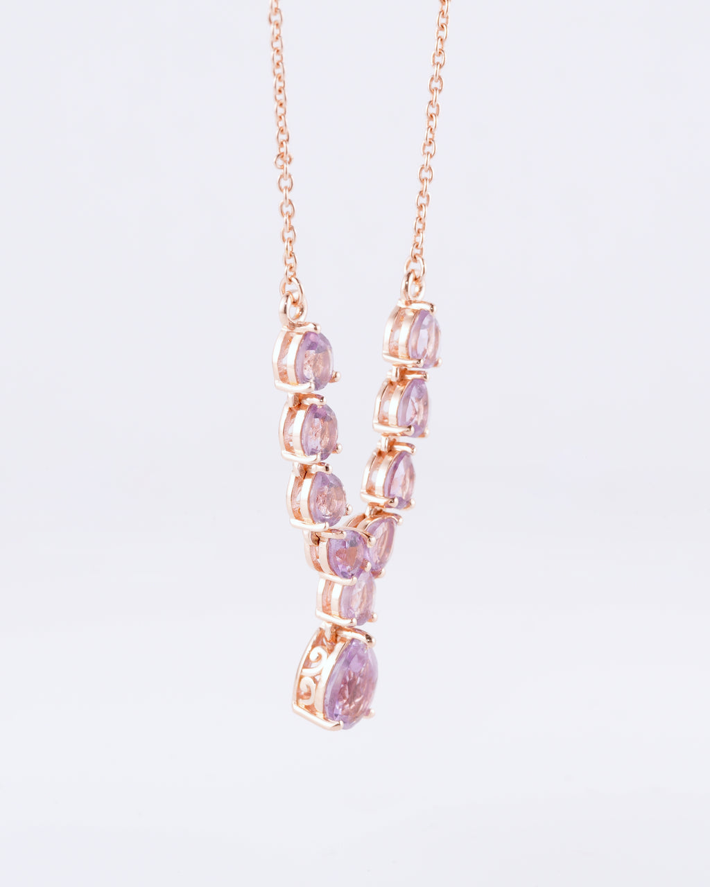 Zarte und atemberaubend elegante Y-Halskette mit pastellfarbenem Funkeln