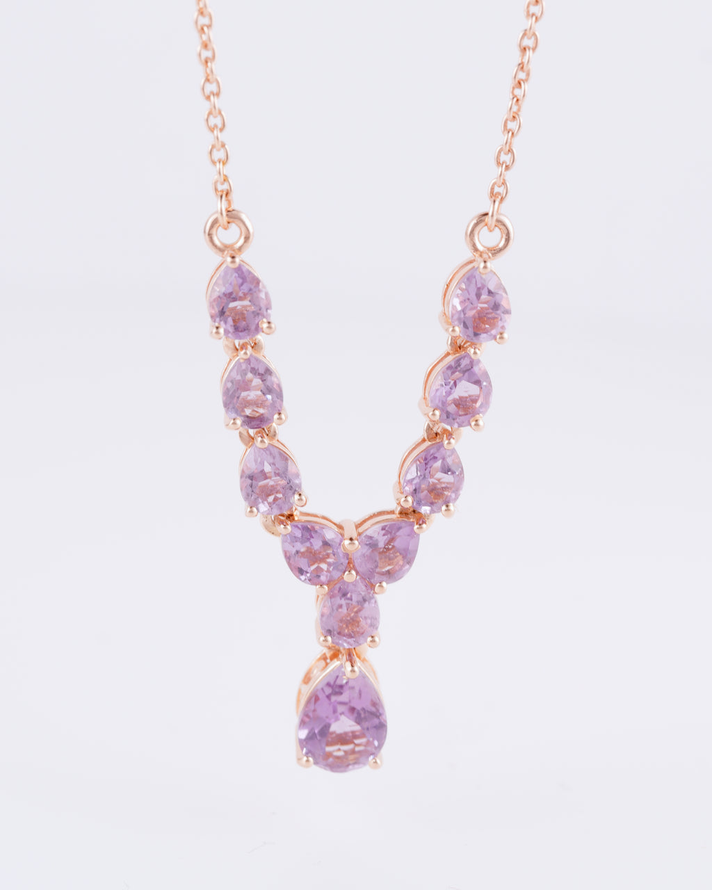 Zarte und atemberaubend elegante Y-Halskette mit pastellfarbenem Funkeln