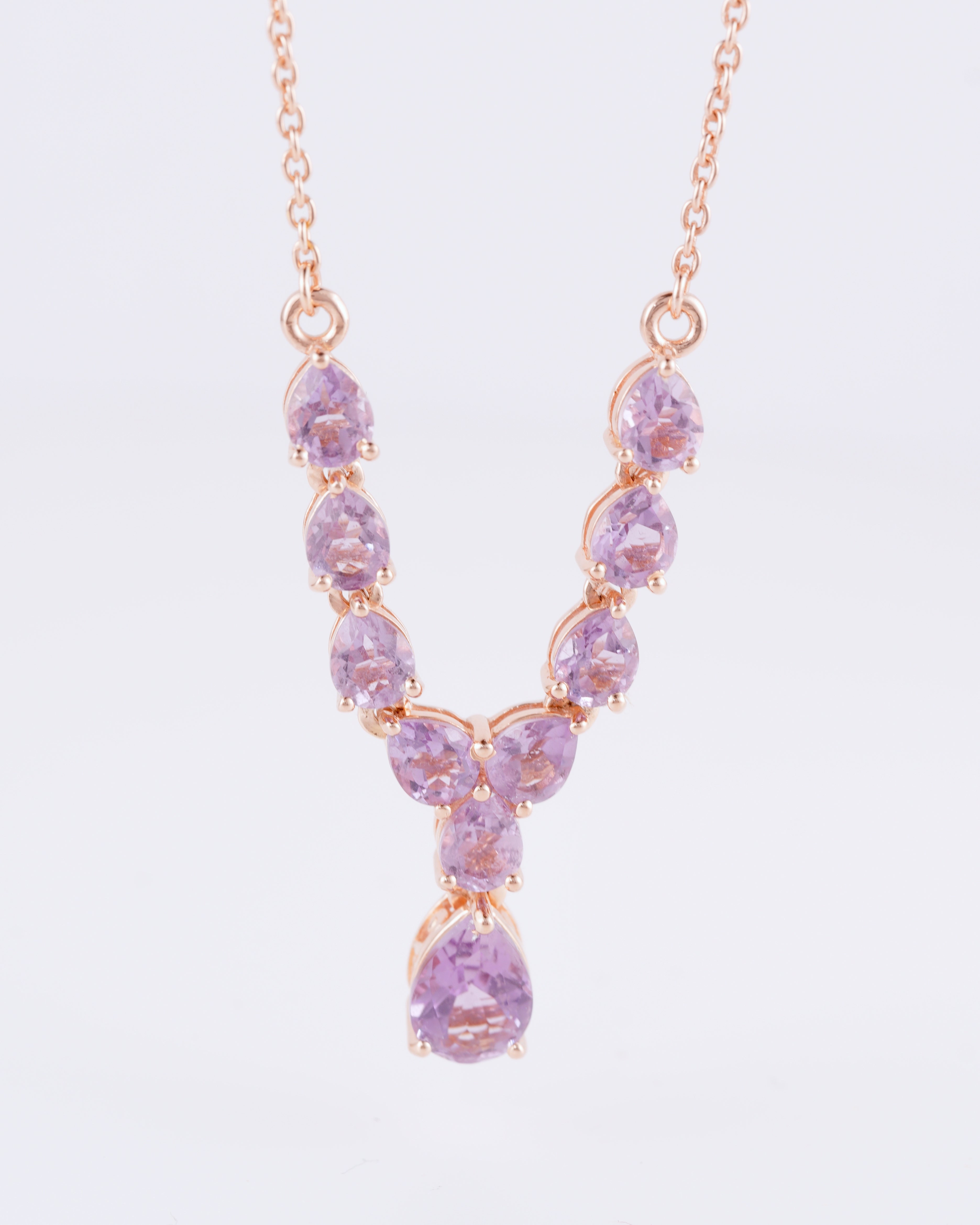 Zarte und atemberaubend elegante Y-Halskette mit pastellfarbenem Funkeln