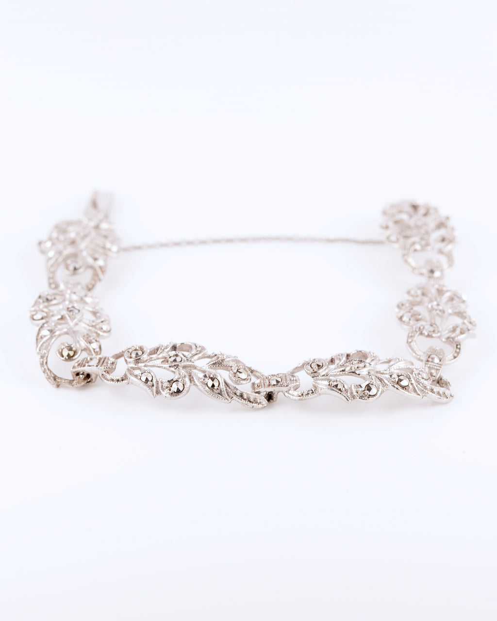 Hermosa Pulsera Vintage en un Floral y Romántico Estilo Art Nouveau