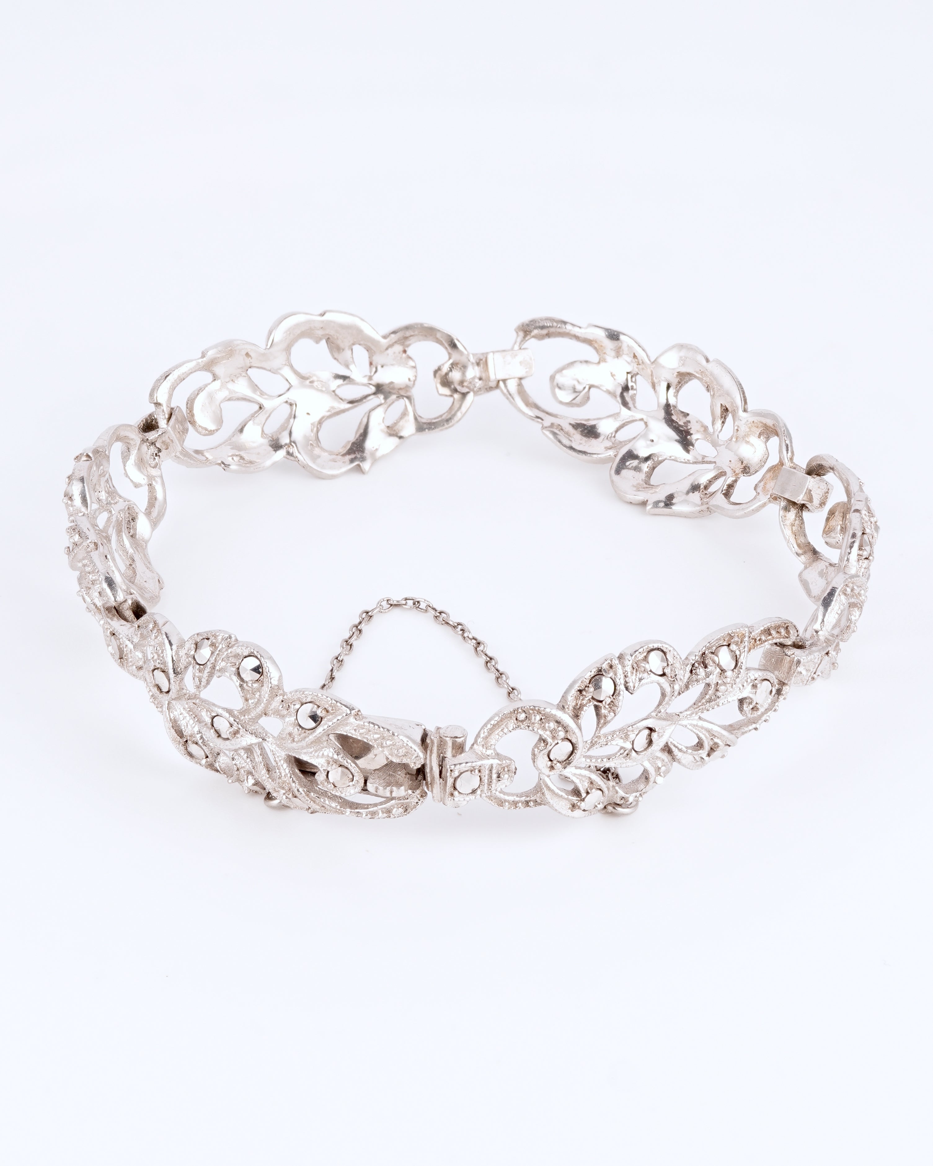 Wunderschönes Vintage-Armband im floralen und romantischen Jugendstil