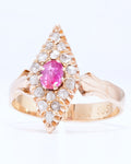 Antiker Navette-Ring aus Roségold mit Rubin und Altschliff-Diamanten