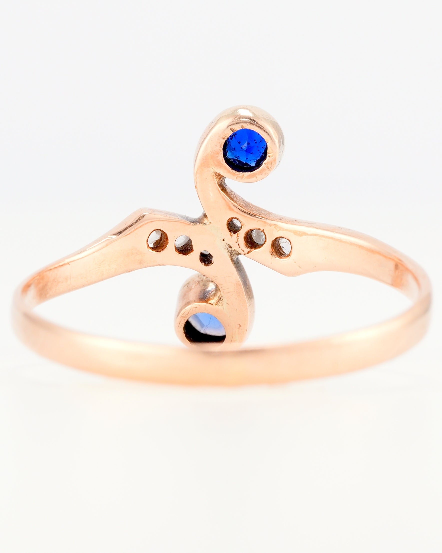 Antiker Toi et Moi Jugendstil-Ring aus russischem Roségold mit Saphiren und Diamanten