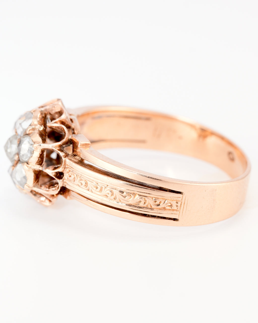 Exquisiter und musealer historischer Ring im floralen und antiken Design