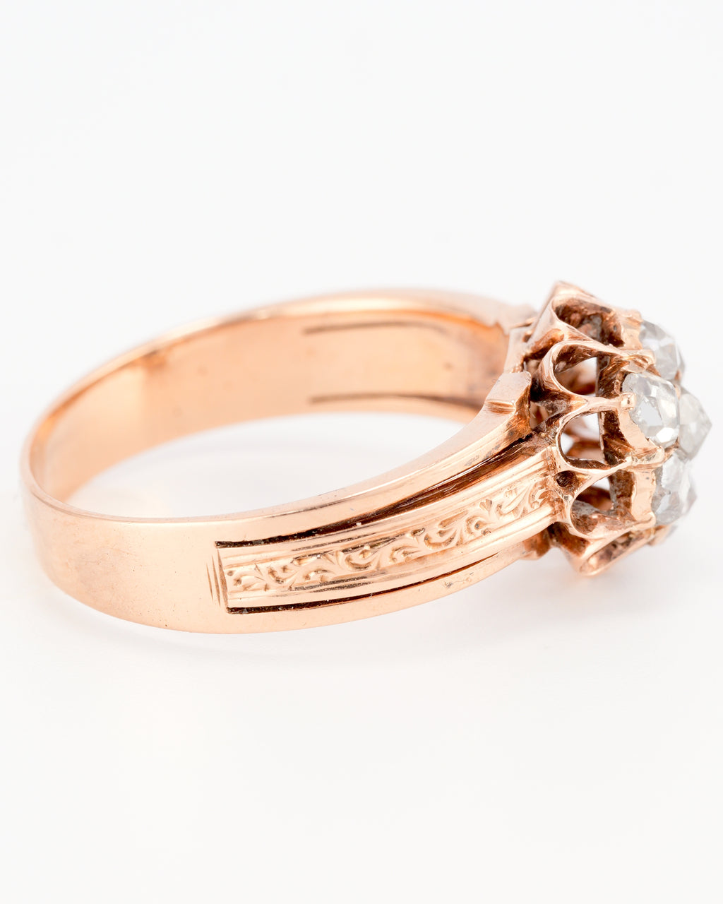 Exquisiter und musealer historischer Ring im floralen und antiken Design