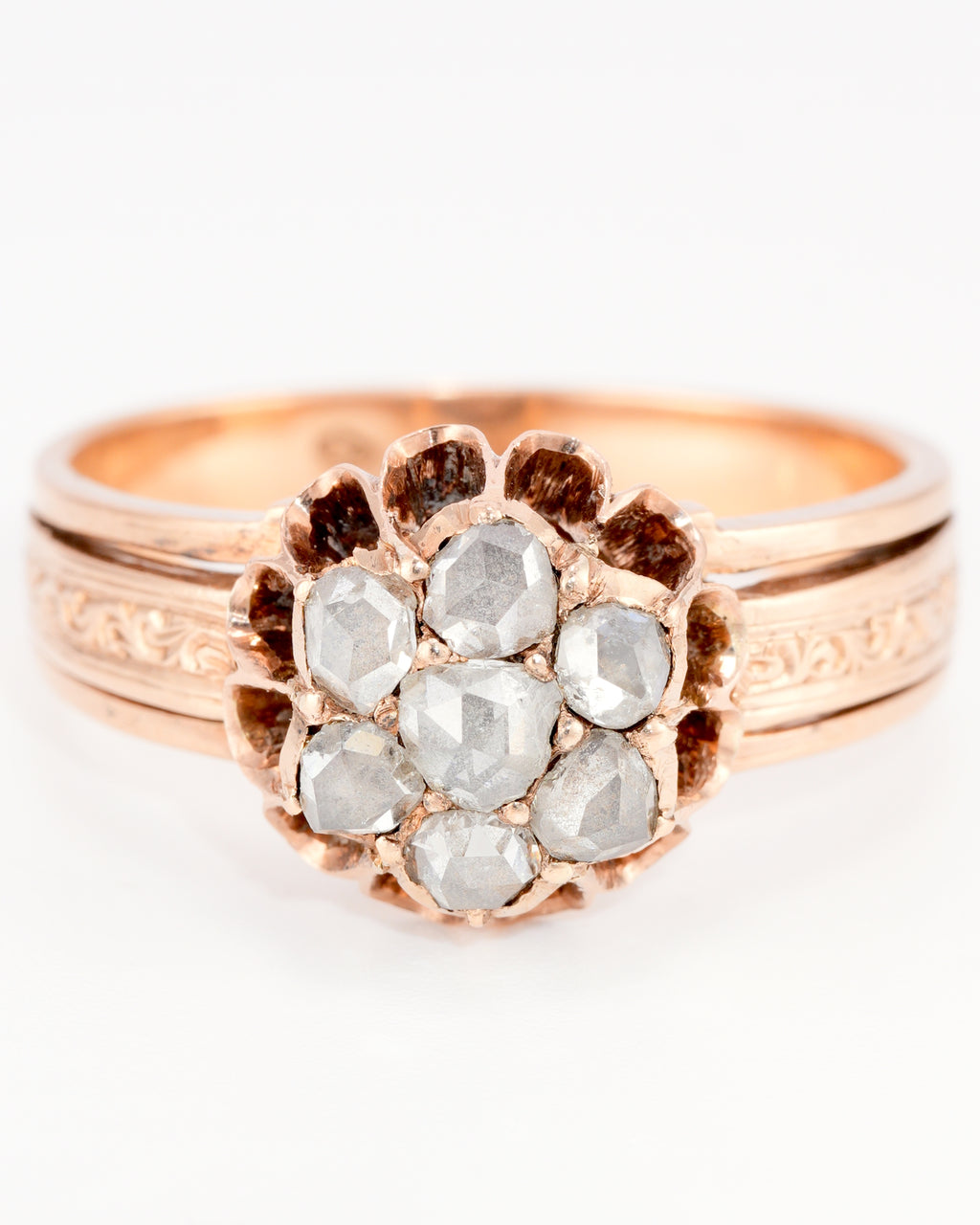 Exquisiter und musealer historischer Ring im floralen und antiken Design