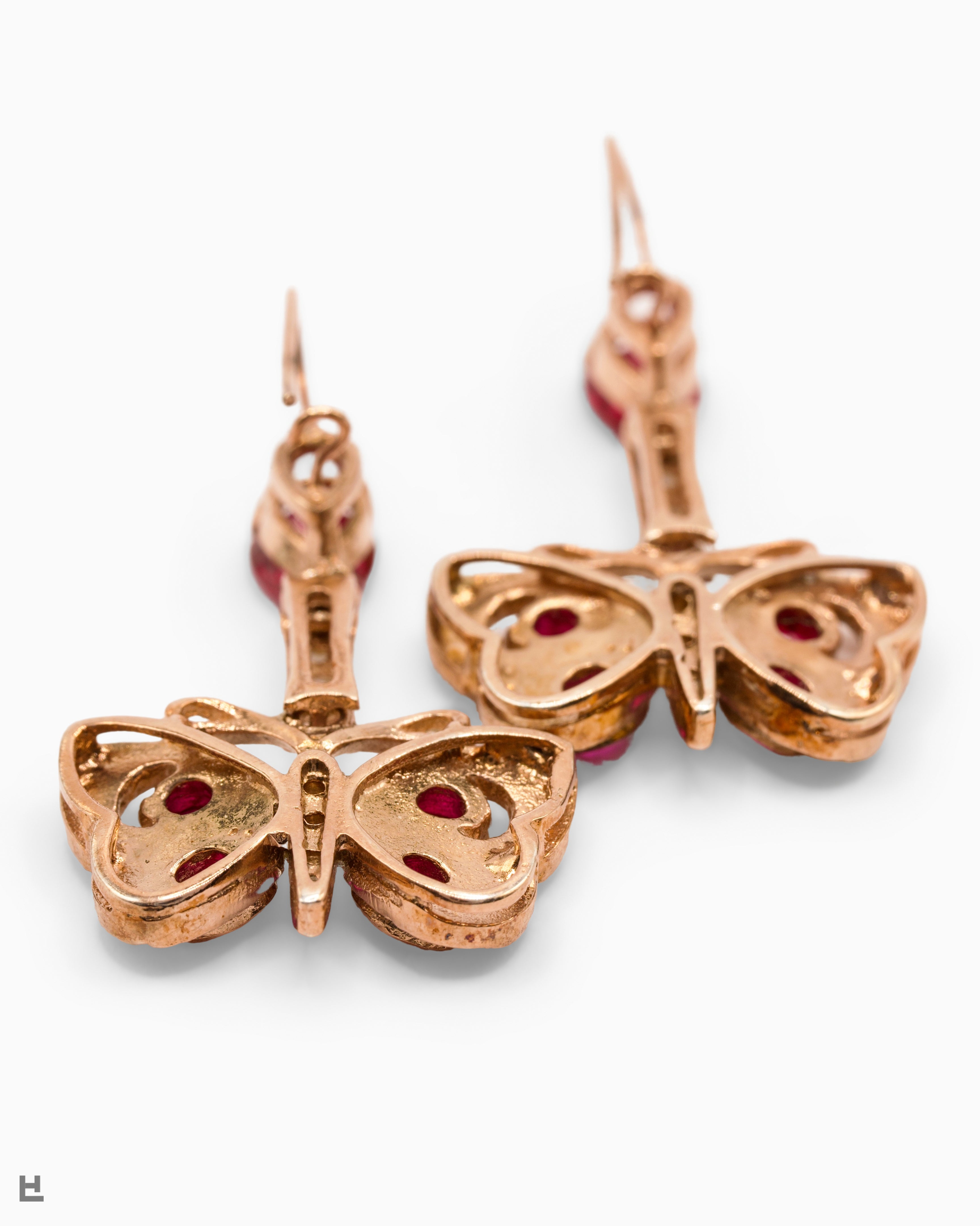 Boucles d'Oreilles Papillon Envoûtantes avec Rubis Éclatants et Diamants Taille Rose