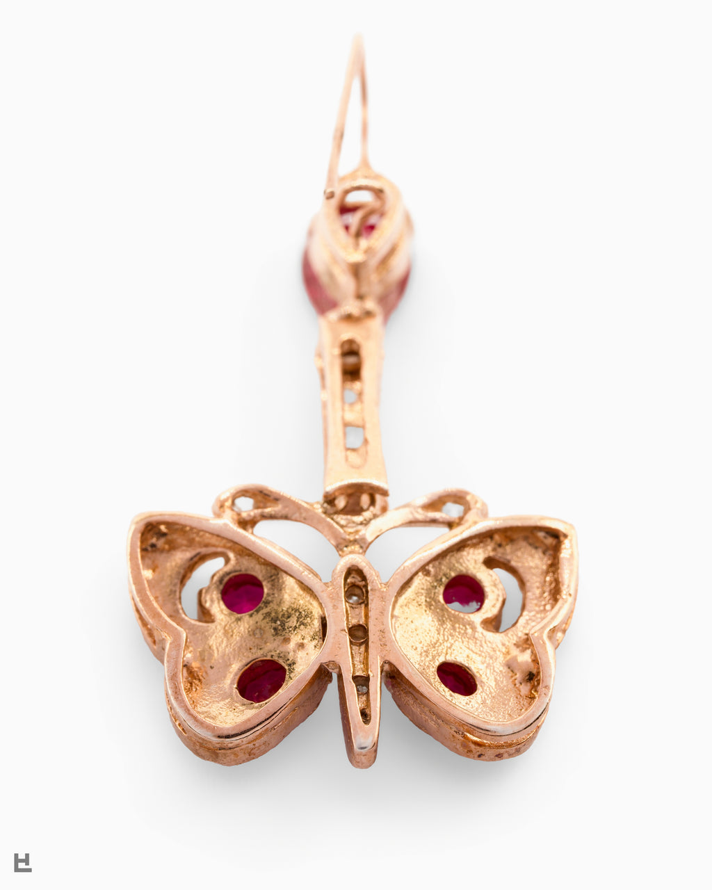 Encantadores Pendientes de Mariposa con Rubíes Vibrantes y Diamantes Talla Rosa